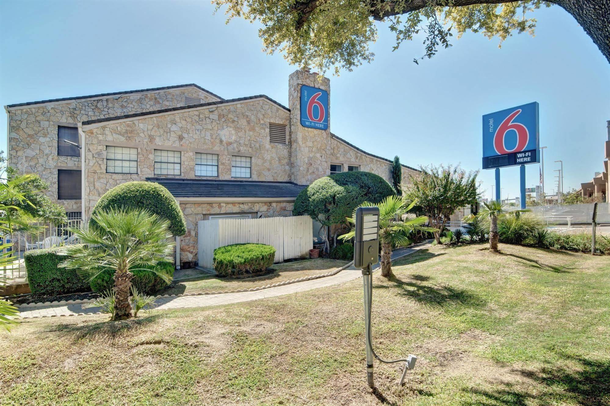 Motel 6-Dallas, Tx - Forest Lane Exteriör bild